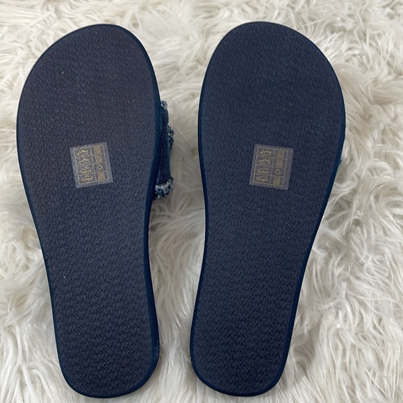 MICHAEL MICHAEL KORS Betsy Frayed Denim Bow Blue Slide Sandals Size 8 NEW - Picture 11 of 14